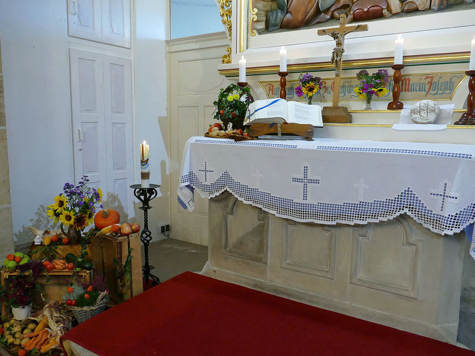 Familiengottesdienst zum Erntedankfest in der Weingartenkapelle (Foto: Karl-Franz Thiede)